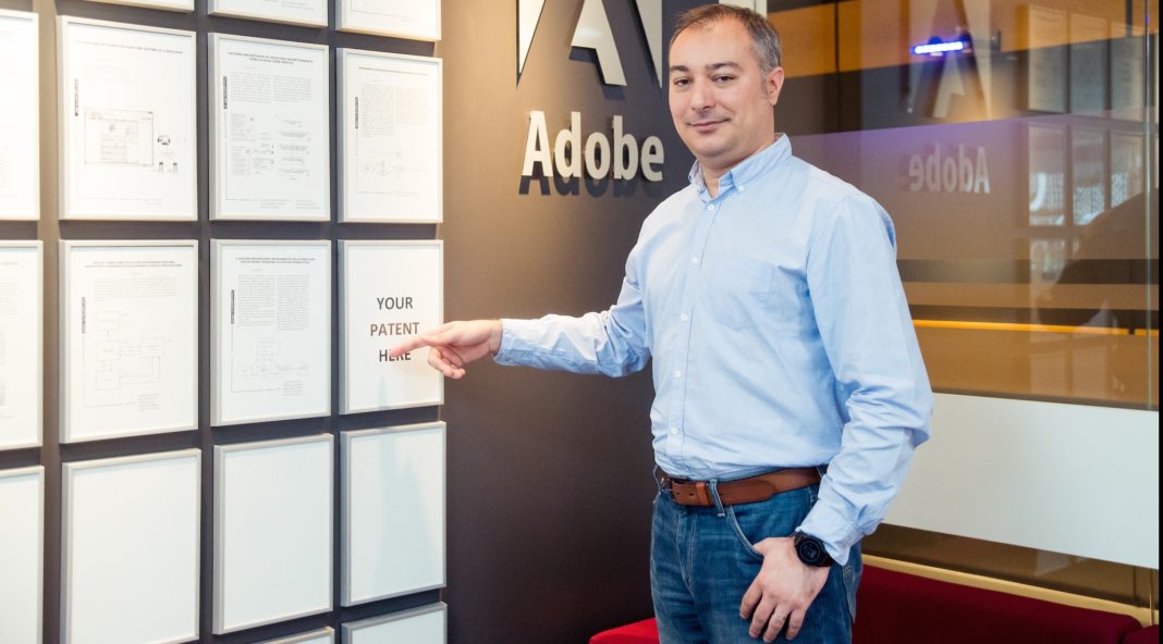 Angajaţii Adobe România lucrează de acasă şi primesc sprijin financiar