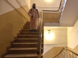 Începe dezinfectarea scărilor de bloc din Craiova