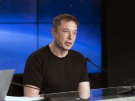 CEO-ul companiilor Tesla şi SpaceX, Elon Musk