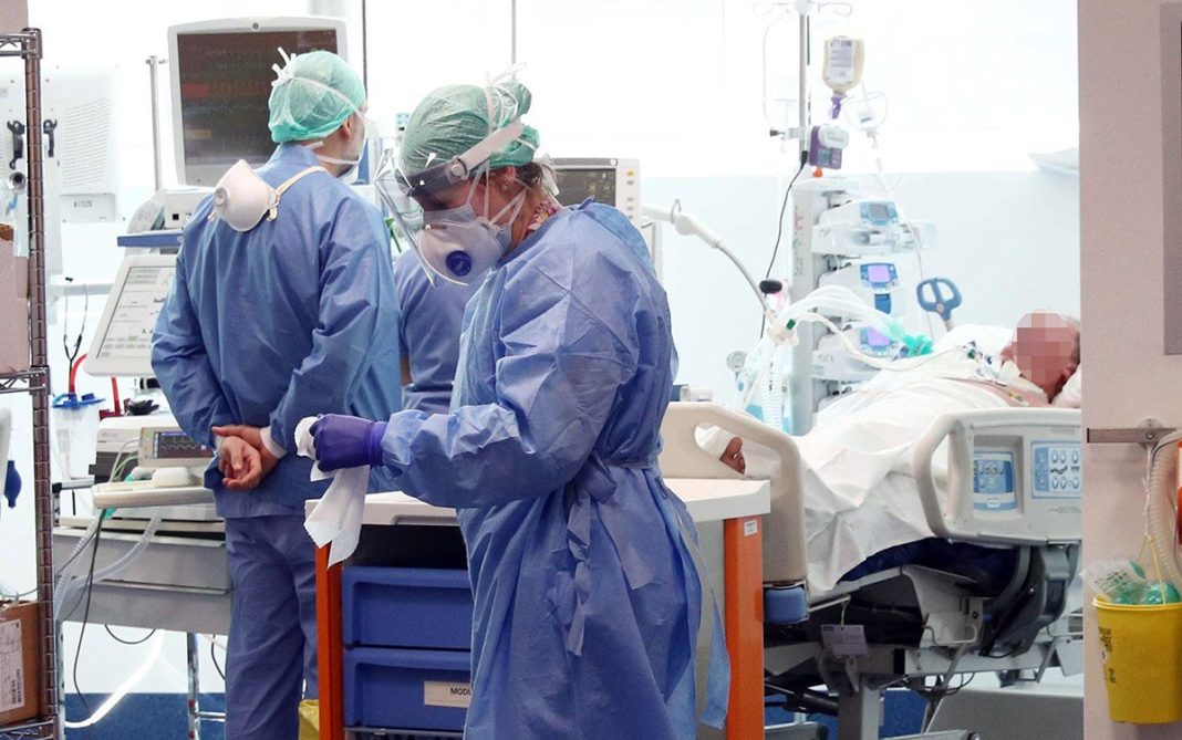 Doi medici din Craiova vor asigura suportul cadrelor medicale din județul Hunedoara, a anunțat prefectul de Dolj, Nicușor Roșca.