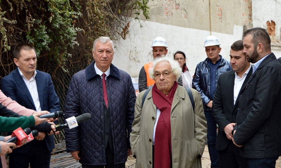 Preşedintele CJ Dolj, Ion Prioteasa, şi academicianul Basarab Nicolescu, în vizită pe şantierul de la Casa Dianu