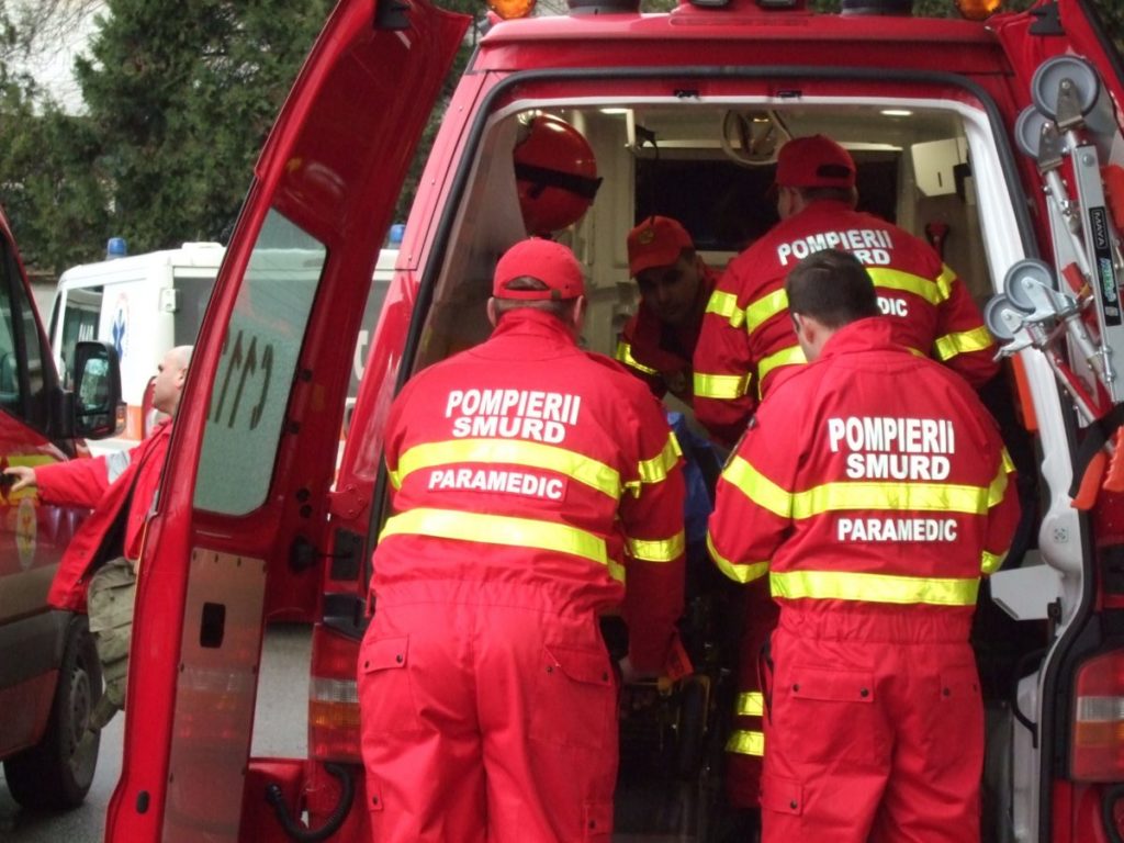 Vâlcea: Resuscitat după ce s-a înecat cu mâncare