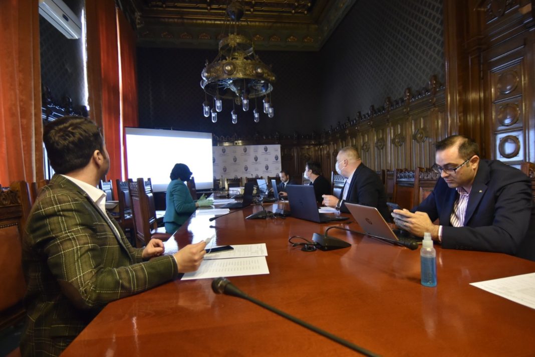 Premieră la Craiova. Cum a decurs prima ședință on-line din istoria Consiliului Local. Consilierii au stat acasa la calculator, executivul la primărie.