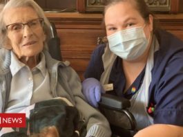 O britanică de 106 ani, considerată cel mai vârstnic pacient, a învins noul coronavirus şi a fost externată astăzi