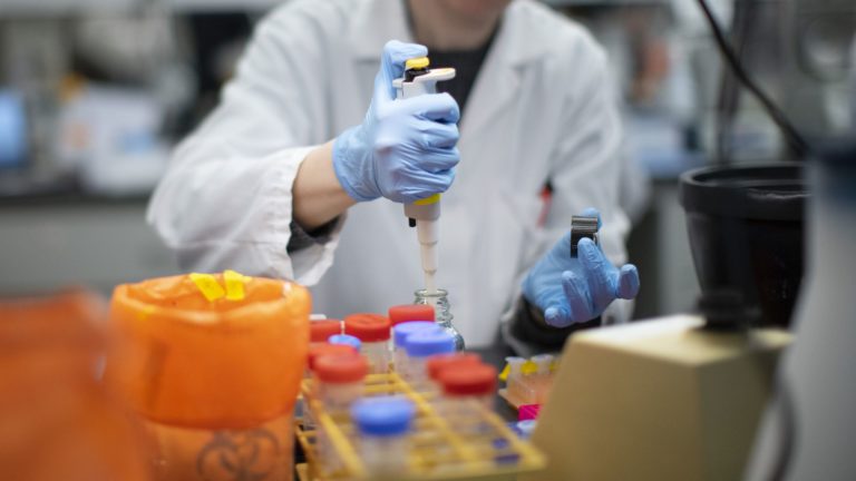 Bilanţul deceselor în România a ajuns la 628