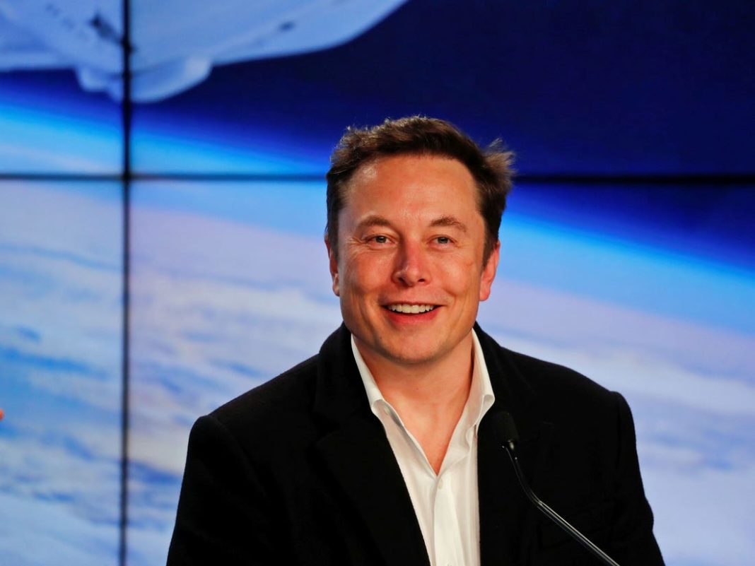 Elon Musk este la un pas de cea mai mare plată de la Tesla