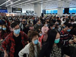 După 76 de zile de izolare, focarul pandemiei COVID-19, oraşul chinez Wuhan, a început să revină treptat la viaţă în noaptea de marţi spre miercuri