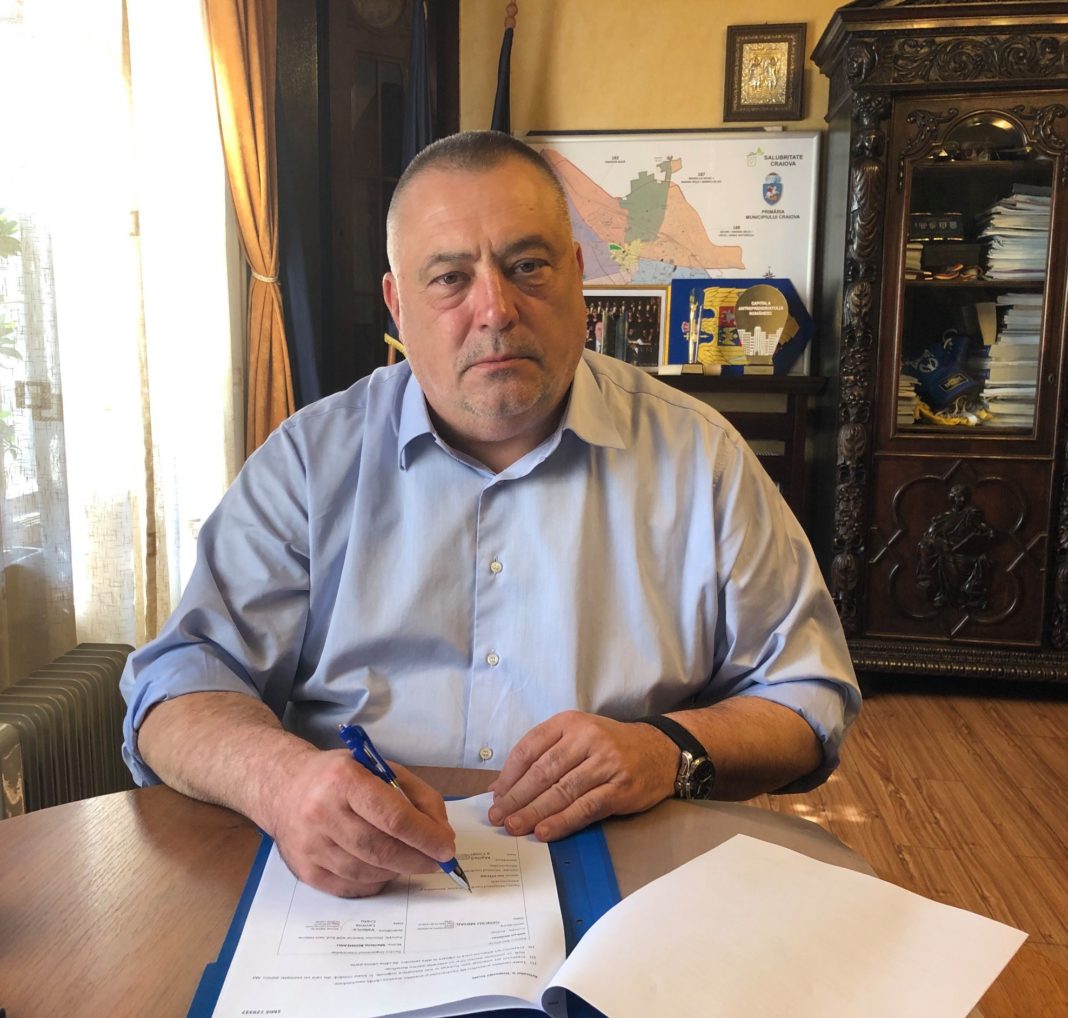 Contractul de finanțare pentru achiziţionarea unor autobuze electrice a fost semnat de către Primarul Craiovei