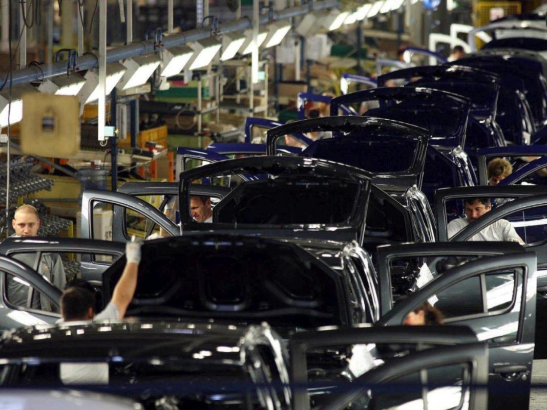 Dacia și Ford reiau luni producția de vehicule, după mai bine de 40 de zile de pauză