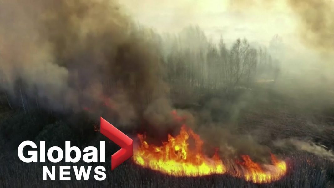 Norul de fum din apropierea fostei centrale nucleare de la Cernobîl nu se îndreaptă spre România