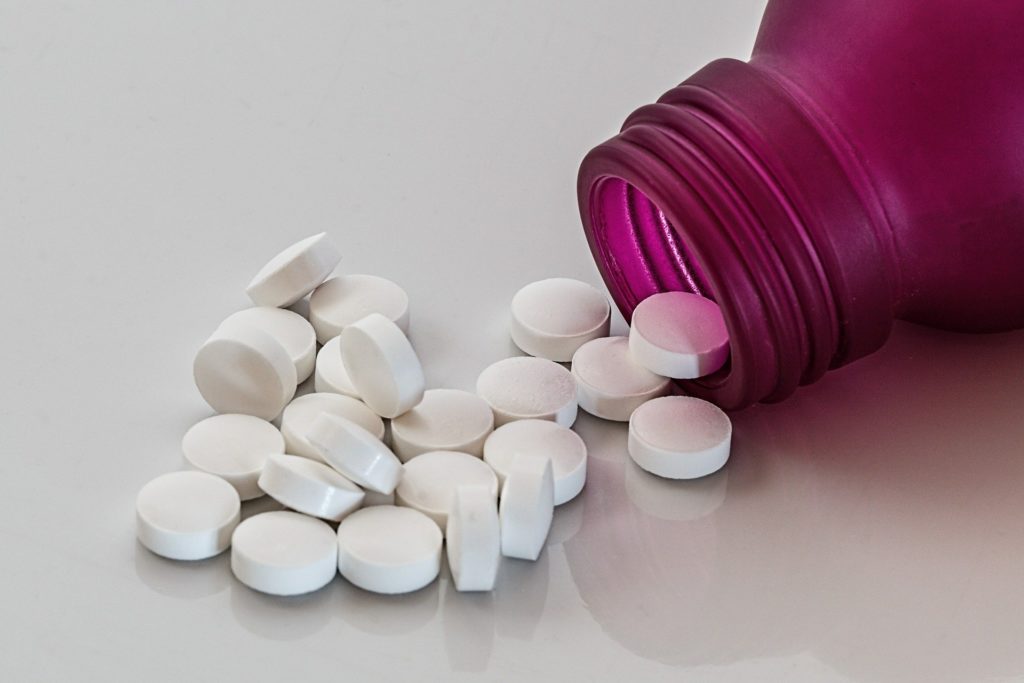 Bolnavii de cancer sau SIDA se tem că nu îşi vor mai primi tratamentul