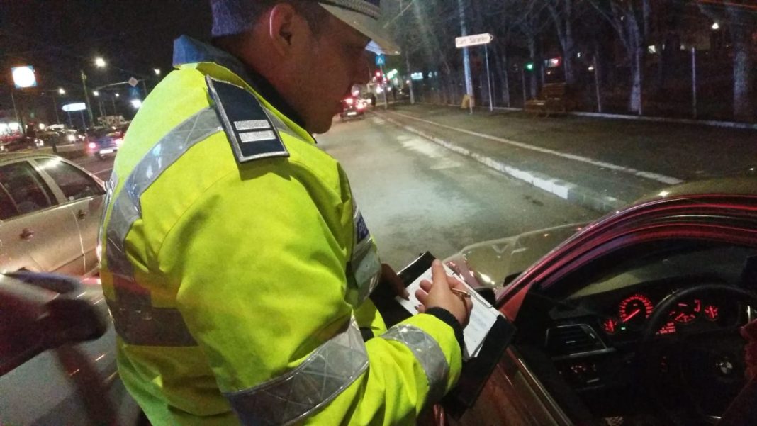 Angajat al DSP prins la volan sub influenţa băuturilor alcoolice Angajat al DSP prins la volan sub influenţa băuturilor alcoolice