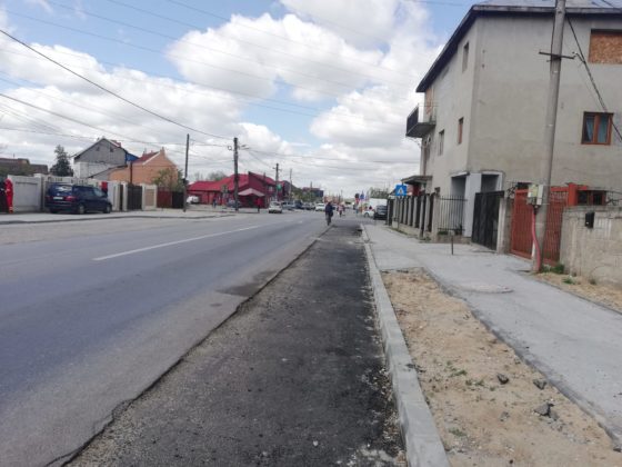 Strada Brestei a fost lățită, iar trotuarele refăcute. Lucrările încă nu s-au încheiat