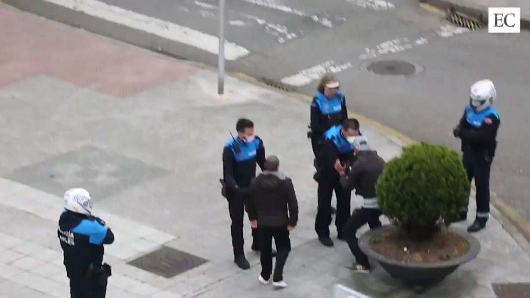 Reacţia unui român prins de poliţia spaniolă pe stradă, fără motiv