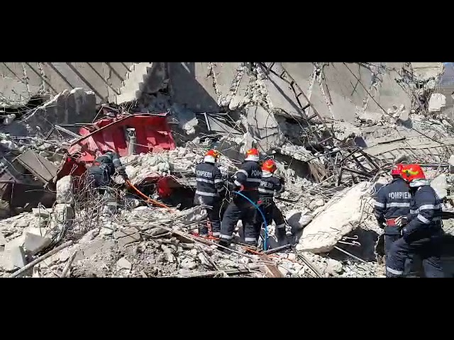 Hunedoara: Doi bărbaţi au fost surprinşi sub dărâmături la Mina Uricani