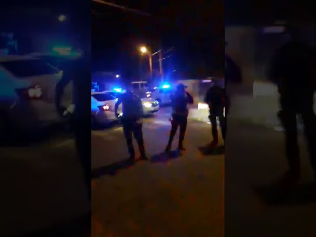 VIDEO. Scandal în Rahova, București. Polițiștii au tras focuri de armă