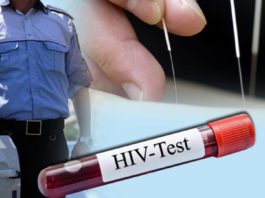 Un polițist a fost zgâriat de un bărbat cu HIV și hepatită