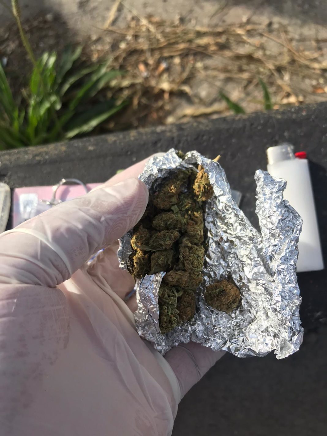 Un tânăr din Olt, prins băut la volan şi cu canabis în maşină