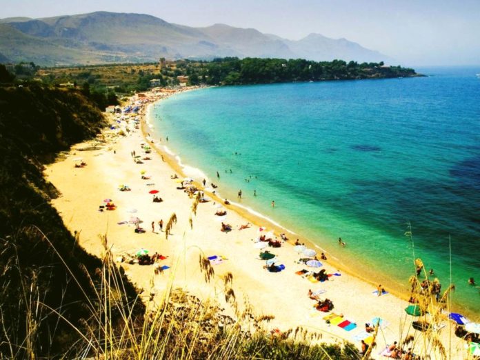 Regiunea Emilia Romagna redeschide plajele cu două zile înainte de data prevăzută iniţial