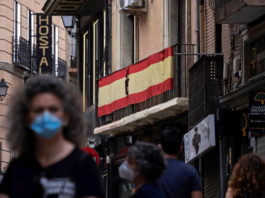 Autorităţile din Spania au anunţat că purtarea măştii de protecţie va rămâne obligatorie şi după ridicarea măsurilor de izolare