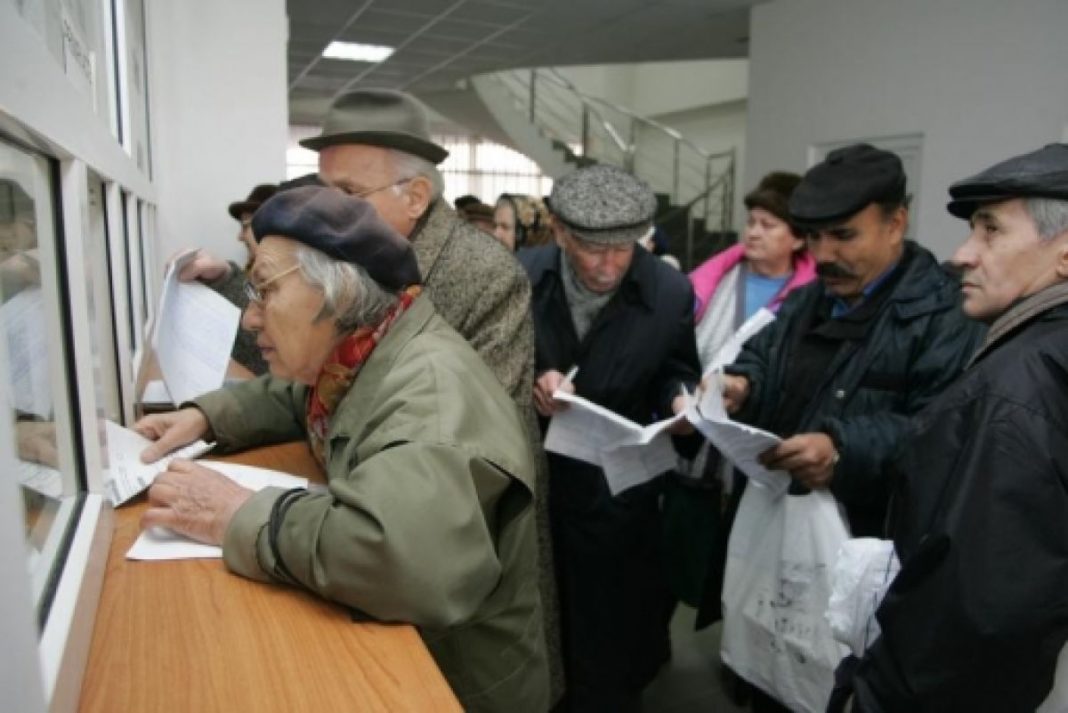 Premierul Orban anunţă că punctul de pensie va creşte de la 1 septembrie, cu toate că economia merge prost