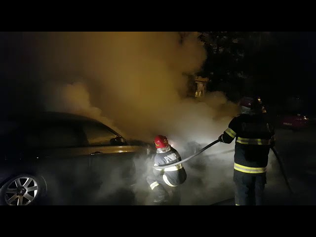 Craiova: Autoturism distrus în urma unui incendiu