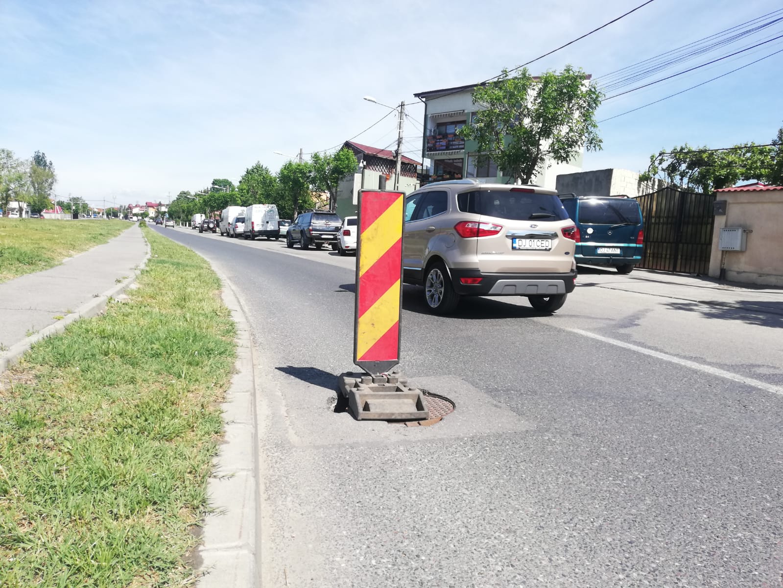 Se alege praful de strada Râului!