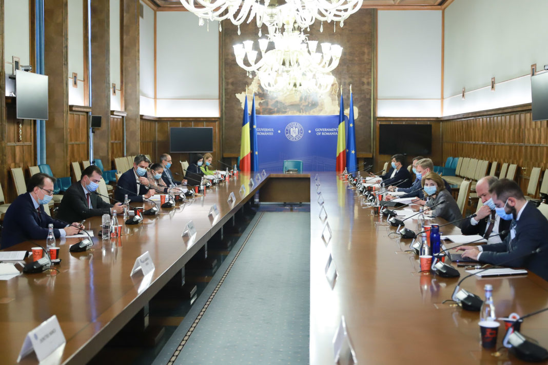 Premierul Orban a avut o rundă de consultări cu Coaliţia pentru Dezvoltarea României pe tema programelor de creditare cu garanţii de stat
