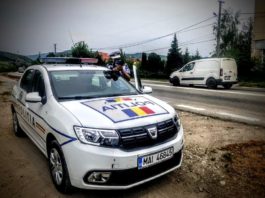 Un tânăr vâlcean a fost prins conducând pe raza localității Râureni, pe un sector de drum cu limită de 50 de km/h, cu o viteză de 174 km/h.