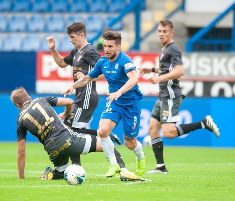 VIDEO / Alex Băluţă se pregăteşte de play-off. Vezi situaţia din Cehia!