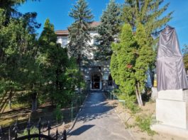Colegiul Naţional "Mircea cel Bătrân" aniversează 100 de ani, răstimp în care a devenit una dintre şcolile de prestigiu din Râmnicu Vâlcea