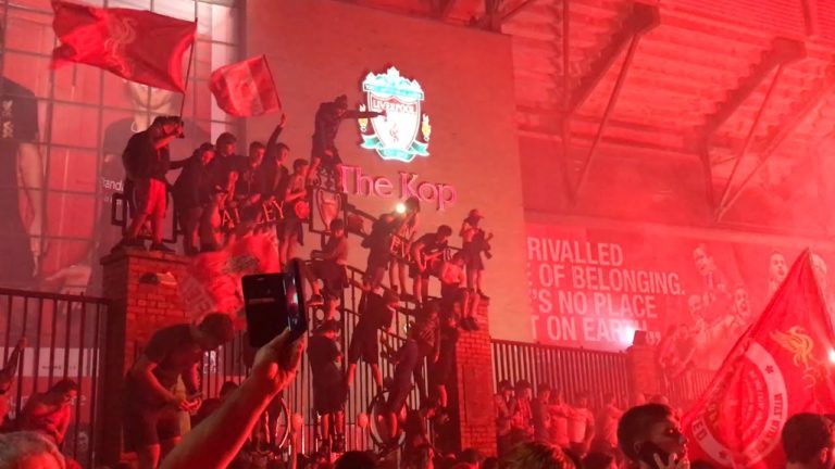 VIDEO / Liverpool, campioană a Angliei pentru prima oară după 30 de ani