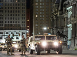Garda Națională din Pennsylvania se mobilizează în Philadelphia la 1 iunie 2020.