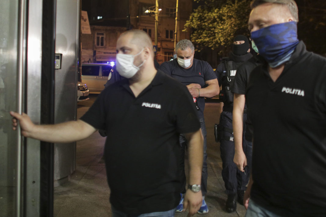 Cel mai mare falsificator de bancnota de plastic, reținut