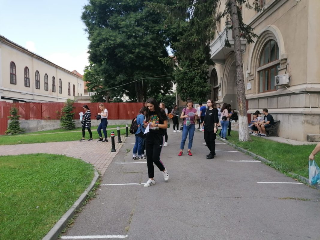 În Dolj, după primele rezultate, 2.875 de candidaţi au promovat bacalaureatul