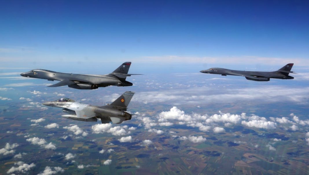 Avioane de vânătoare ale SUA au interceptat şi escortat patru bombardiere ale Rusiei lângă Alaska