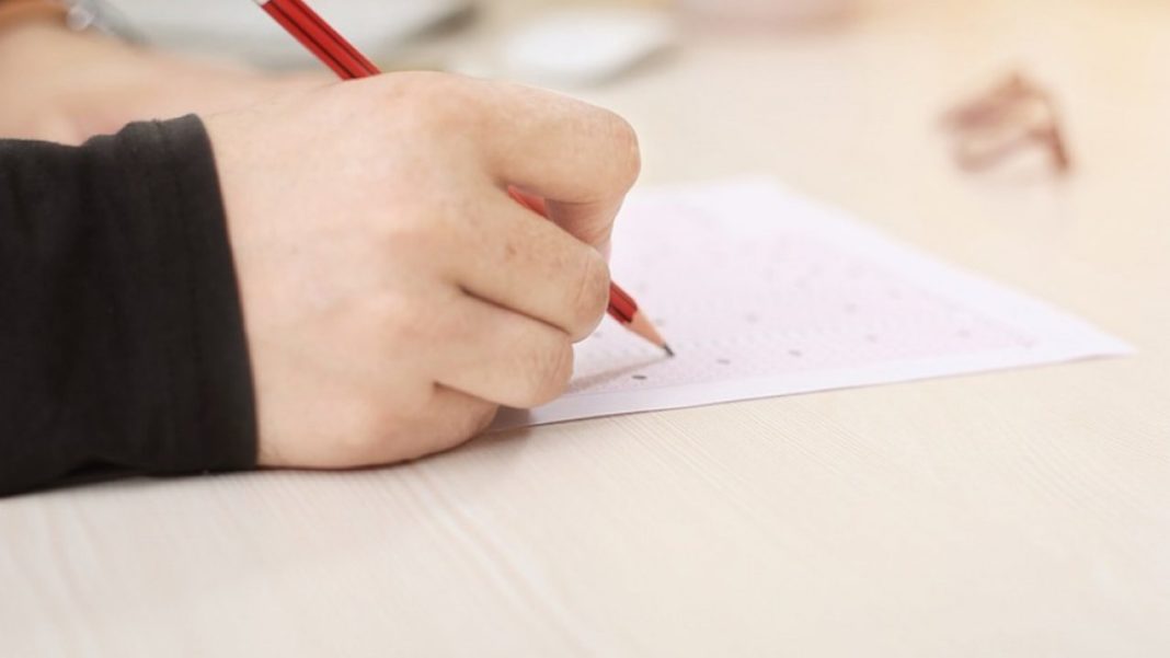 evaluare-nationala-2020-1-1280x720 Cu o temperatură de 37,3°C, un elev nu a putut susține examenul la matematică