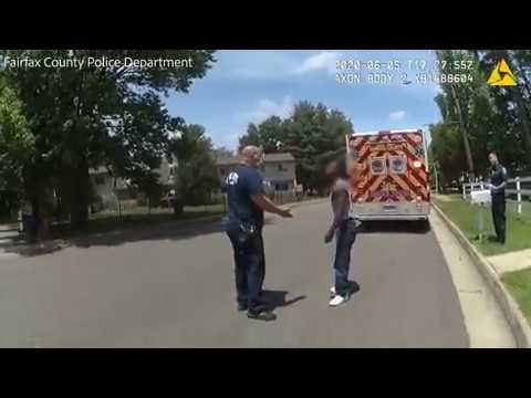 Poliţist arestat după ce a folosit un pistol cu şocuri asupra unui bărbat de culoare