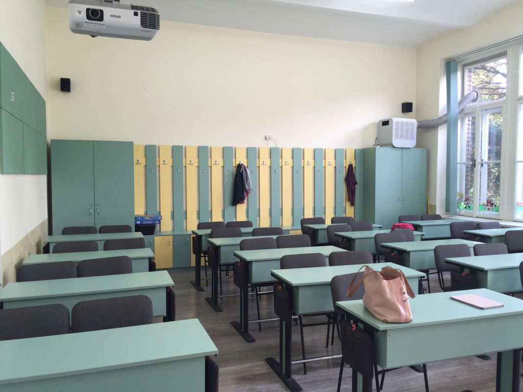 Guvernul a alocat fonduri pentru amenajarea de grupuri sanitare , în 375 de şcoli din ţară