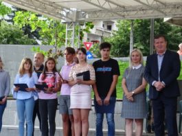 Primăria Râmnicu Vâlcea oferă un sprijin financiar elevilor merituoşi ai Colegiului Naţional Mircea cel Bătrân