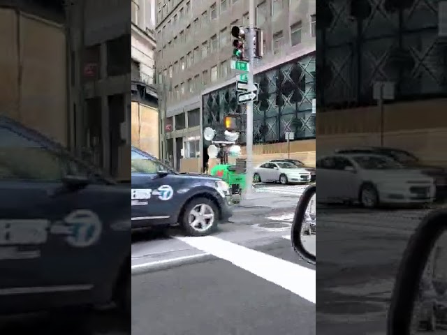 Imagini șocante din Manhattan. Vitrinele marilor magazine, baricadate