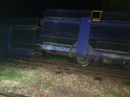 Trei vagoane ale unui tren de marfă au deraiat