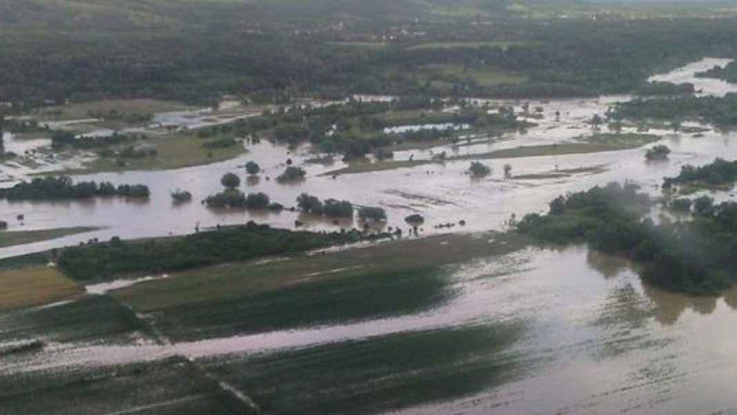 Cod Galben și Cod Portocolaiu de viituri pe 27 de râuri din țară