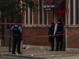 14 persoane, care au fost rănite la o înmormântare, au fost duse la spitalele din Chicago