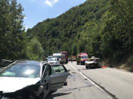 Două echipaje de pompieri au intervenit la un accident rutier, produs între două autoturisme, pe DN 6, la ieșirea din Orșova spre Topleț