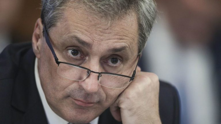 Vela, întrebat despre lipsa paturilor la terapie intensivă: ”Nu știu cine v-a spus că nu sunt locuri la ATI”