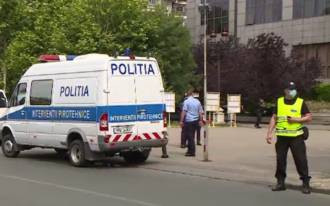 Clădirea Tribunalului București a fost evacuată, după ce un bărbat a sunat pentru a anunța că în clădire se află un dispozitiv exploziv