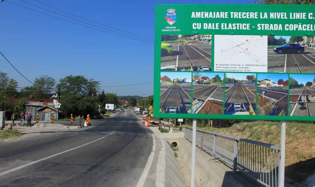 Amenajarea cu dale elastice a trecerii de cale ferată de la Copăcelu se apropie de final