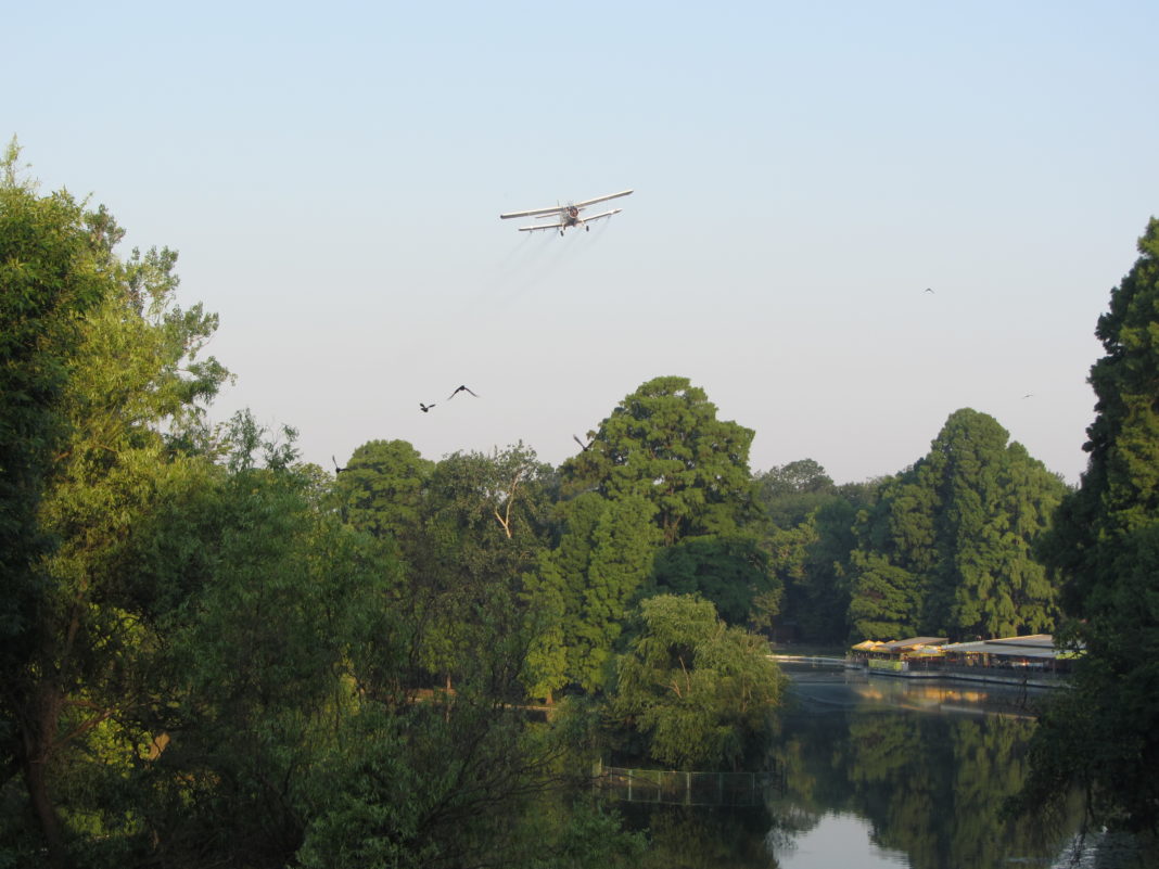Dezinsecţie aeriană