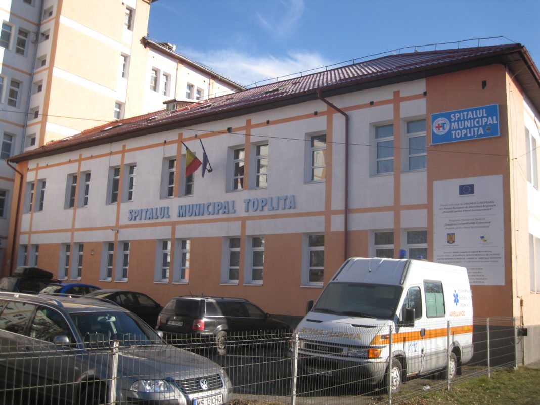 17 noi cazuri de infectare, dintre care 13 în rândul cadrelor medicale, au fost identificate la Spitalul Municipal Topliţa